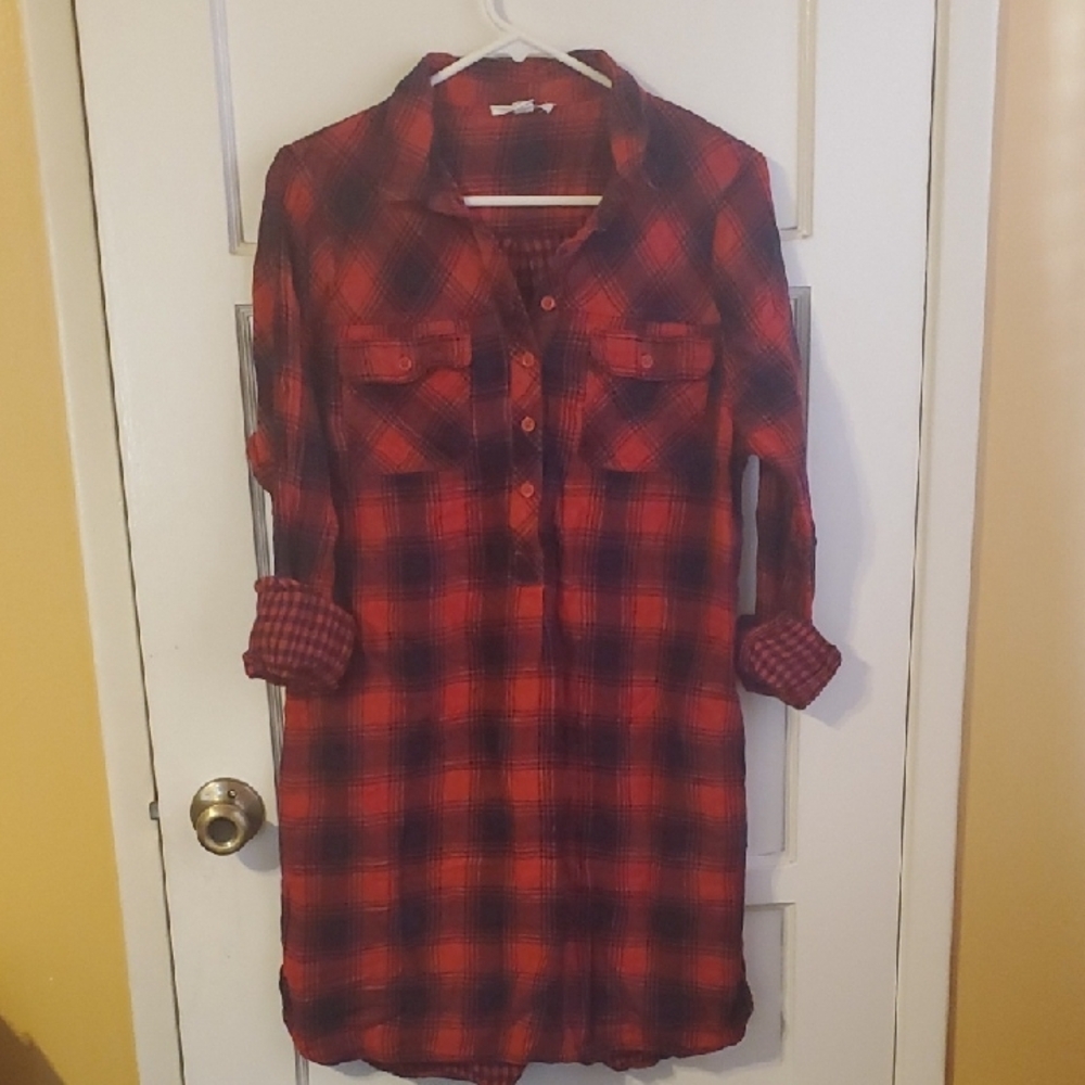 beachlunchlounge Red and Black Plaid Long Sleeve Dress